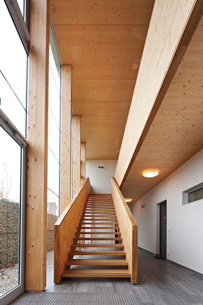 escalera-edificio-contralaminado-storaenso